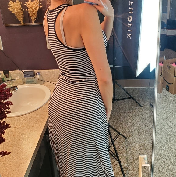 Dress - Picture 3 of 5